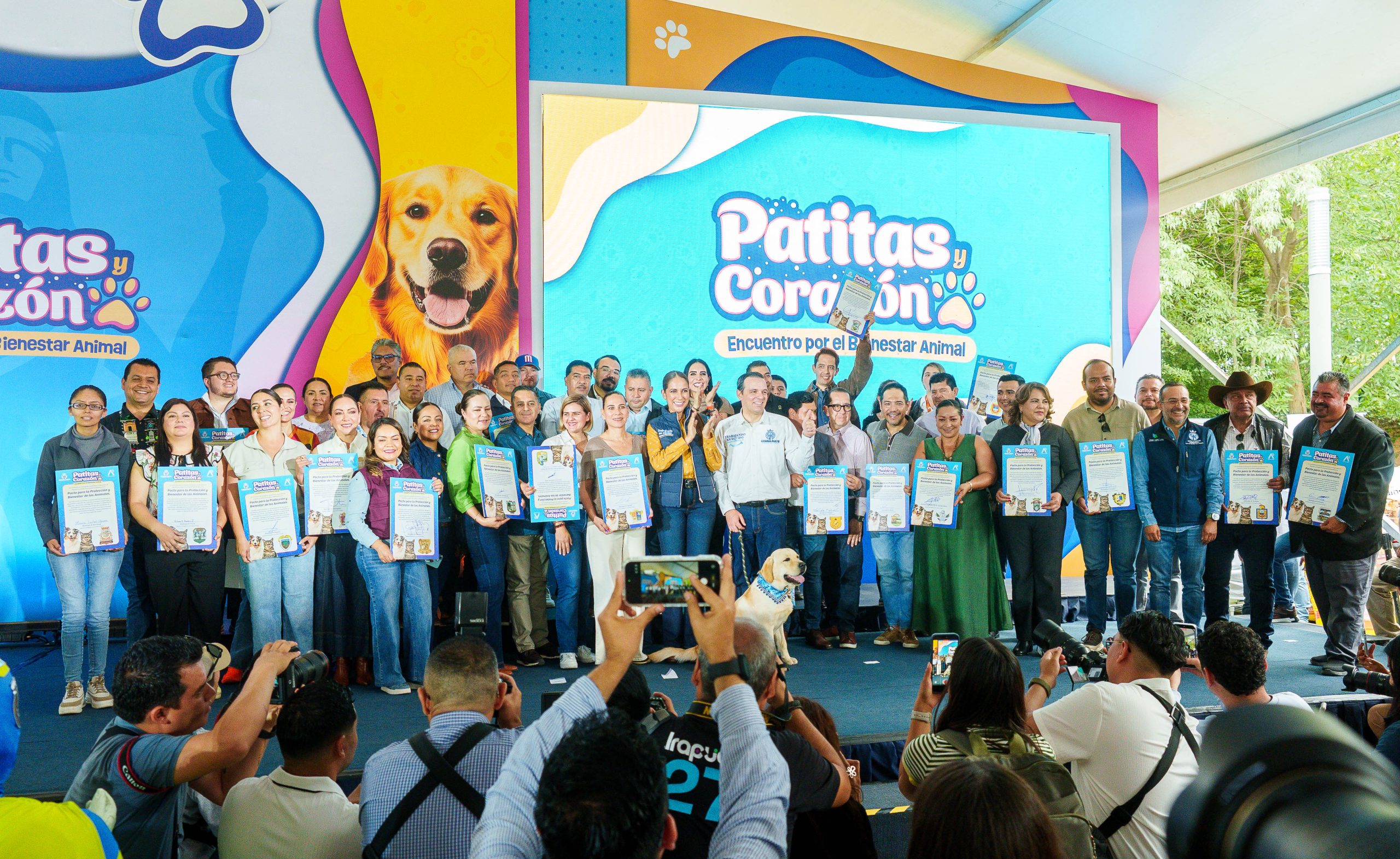 Guanajuato: Firman Pacto de Protección Animal en Encuentro Patitas y Corazón