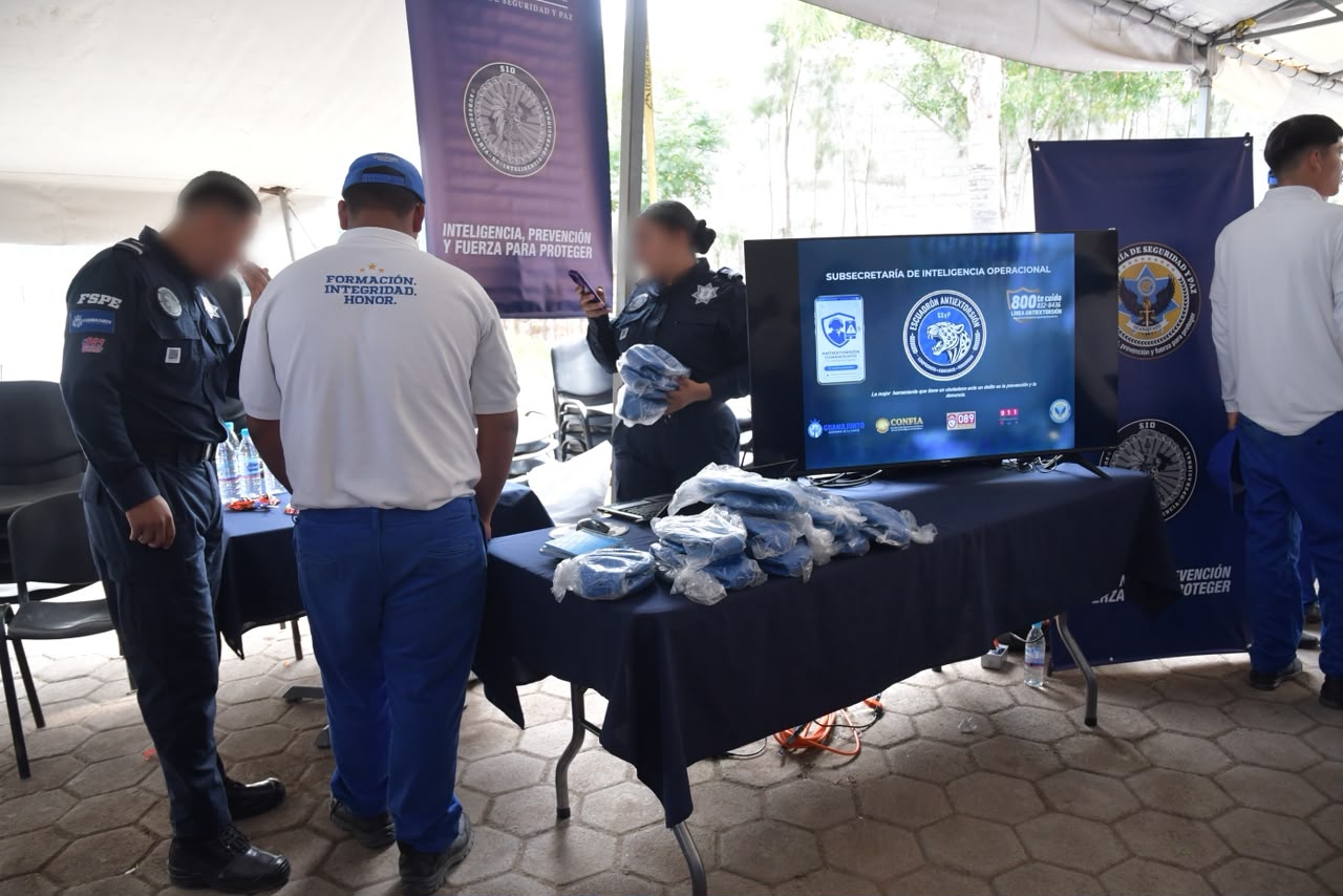 León: Feria de Proximidad Social promueve vocaciones para jóvenes