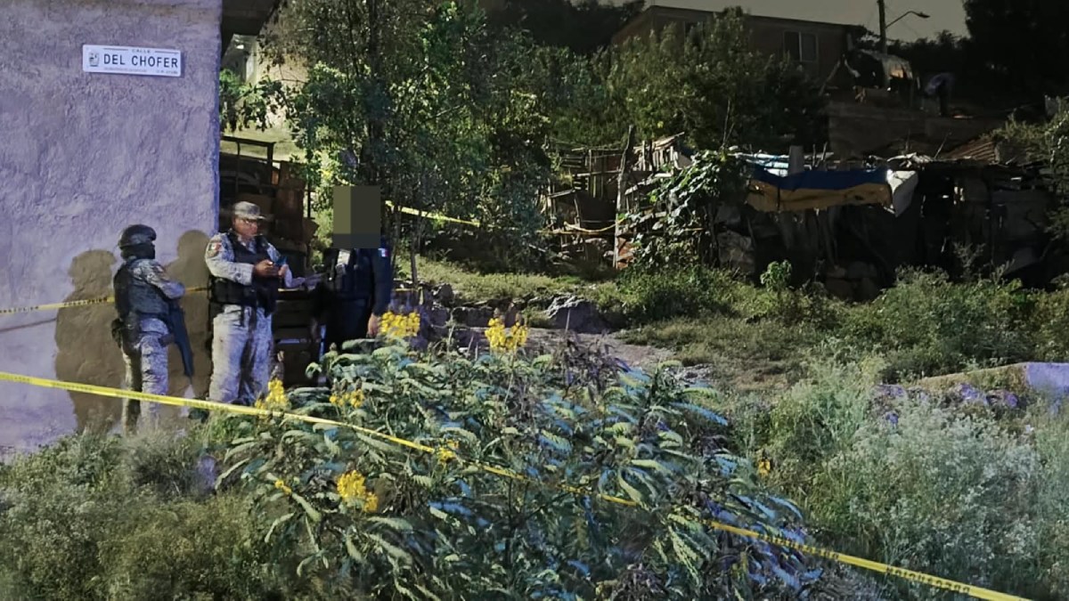 León: Hombre asesinado a balazos en su hogar en Rivera de los Castillos