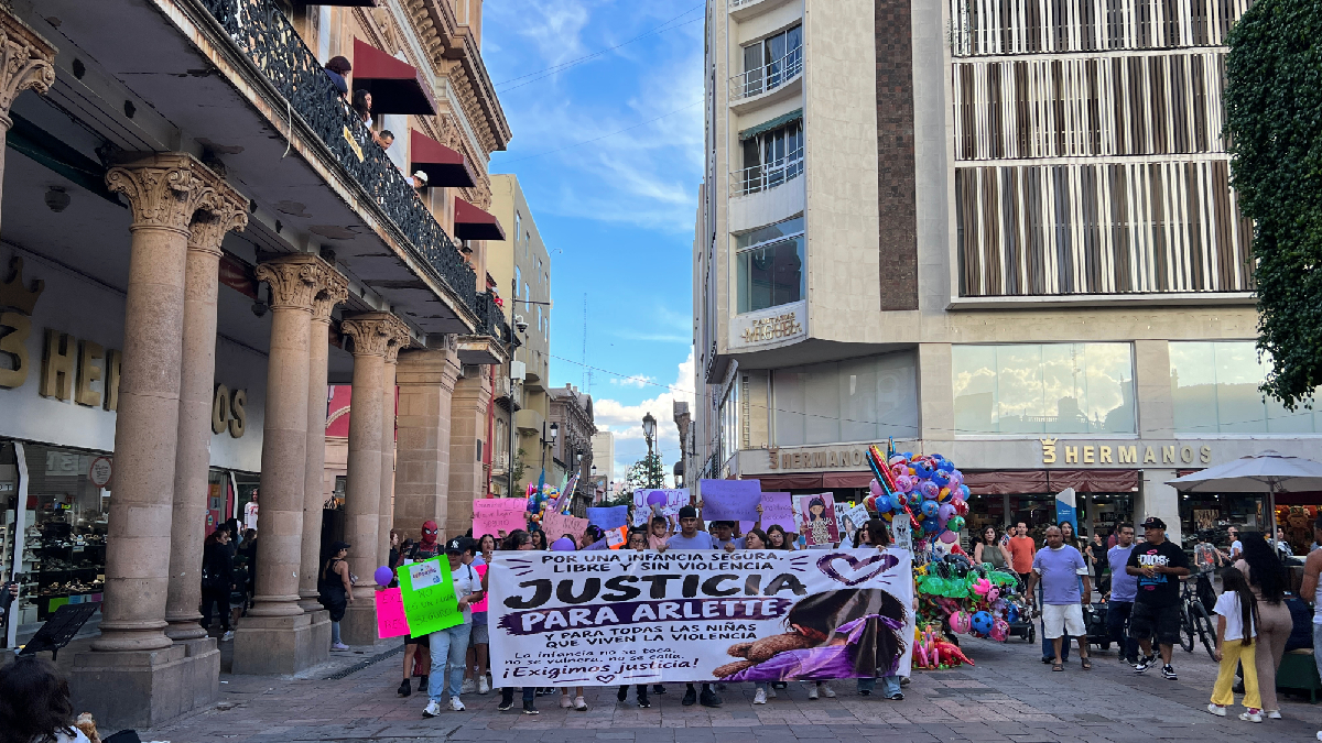 León: Marcha en guardería exige justicia por caso Arlette