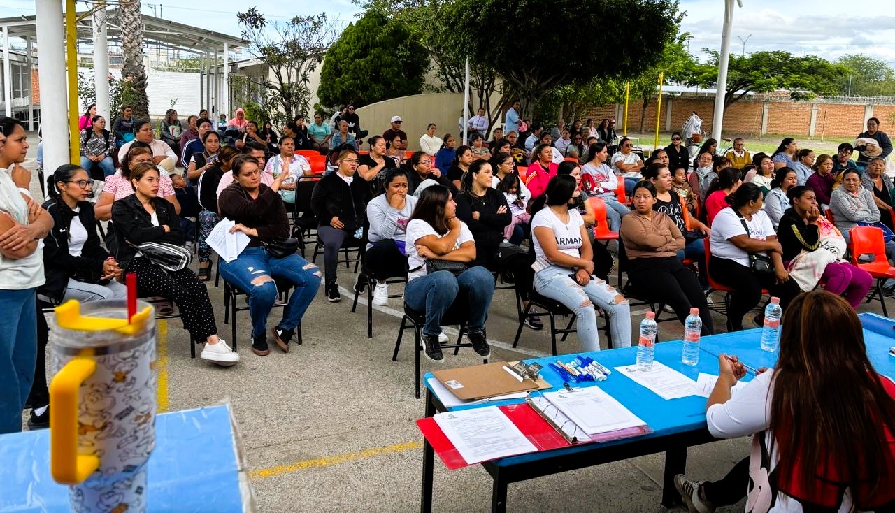 León: SEG capacita a más de 7 mil miembros de consejos escolares