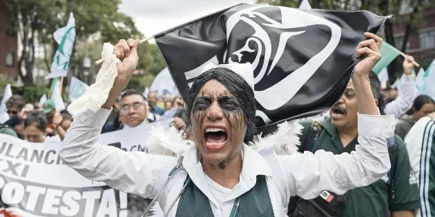México: Personal del IMSS rechaza aumento salarial del 8%