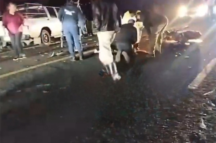 Paracho-Cherán: Accidente entre moto y camioneta causa un fallecido