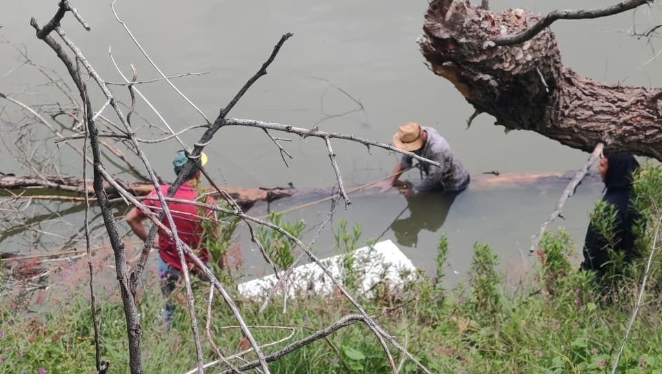 Rescatado hombre mayor con hipotermia en presa Del Tigre, León